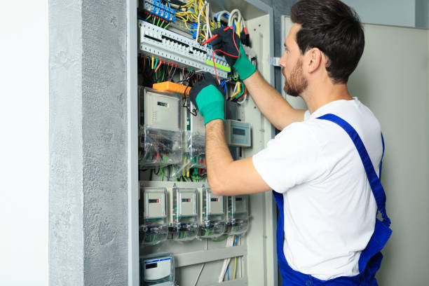 Best Circuit Breaker Repair  in East Moriches, NY